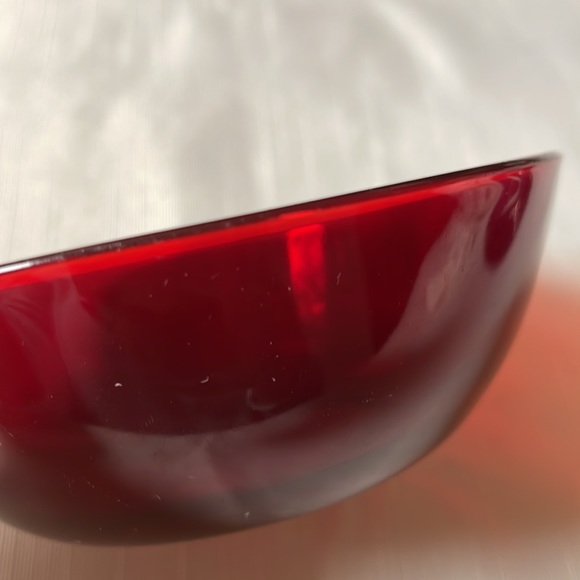 Vintage cranberry red glass 4.5” berry pudding bowl - Picture 3 of 5